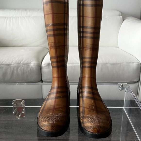 BURBERRY NOVA CHECK RAINBOOTS - Picture 2 of 10
